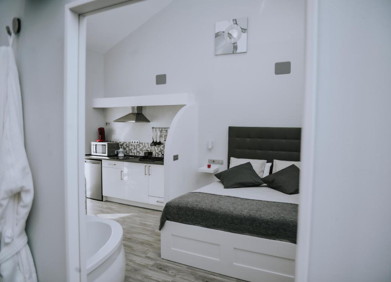 Eres Emerita "Apartamentos & Suites" Mérida Kültér fotó